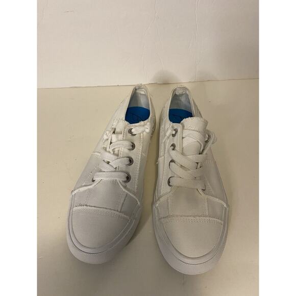 Blowfish Malibu Sneakers women's size 8.5 White slip on Unique design - Picture 2 of 9